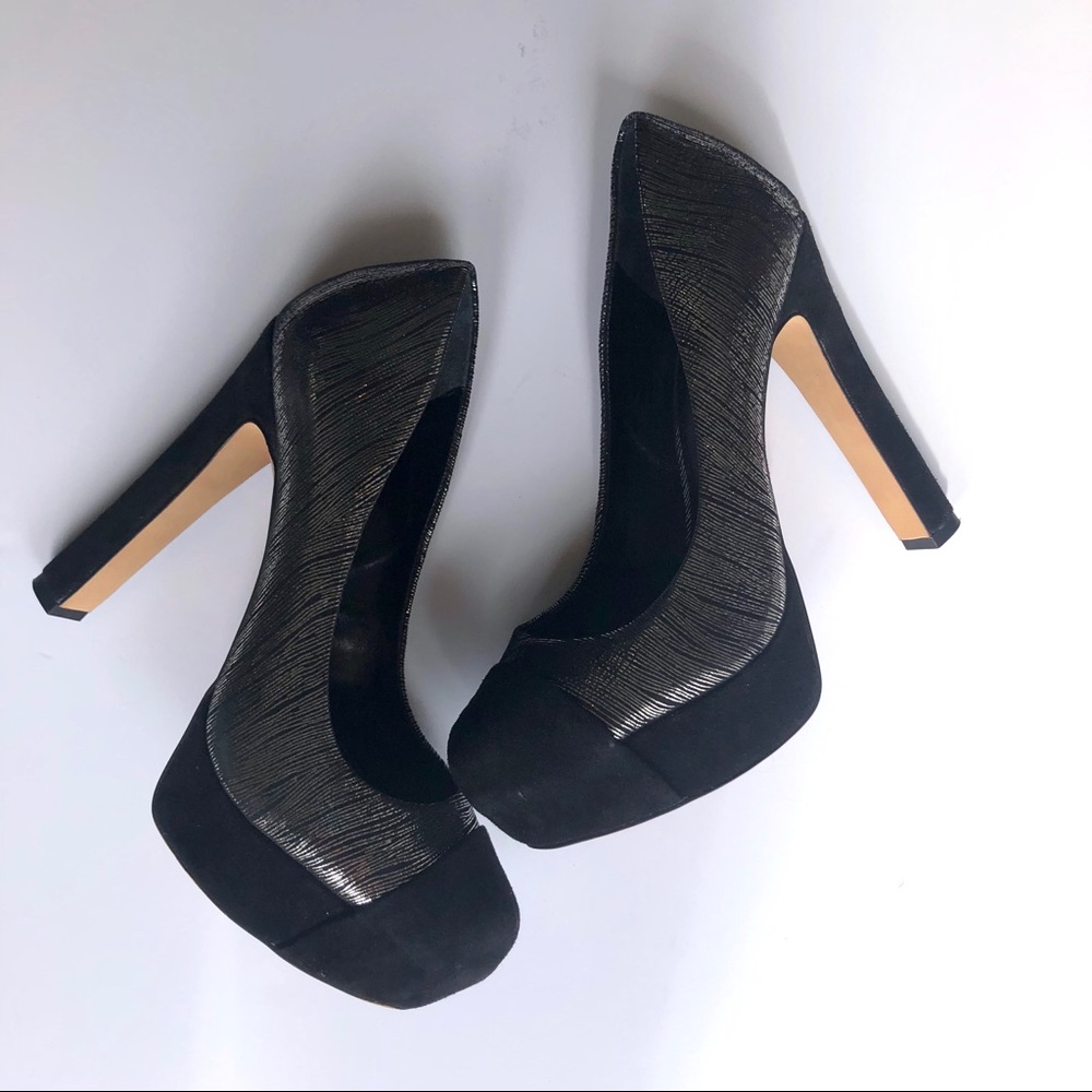 Vince Camuto Metallic Heels 🖤